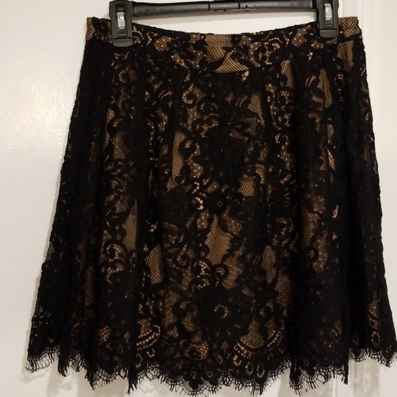 💕MICHAEL MICHAEL KORS💕 Black Scallop Lace Skirt - Picture 5 of 8